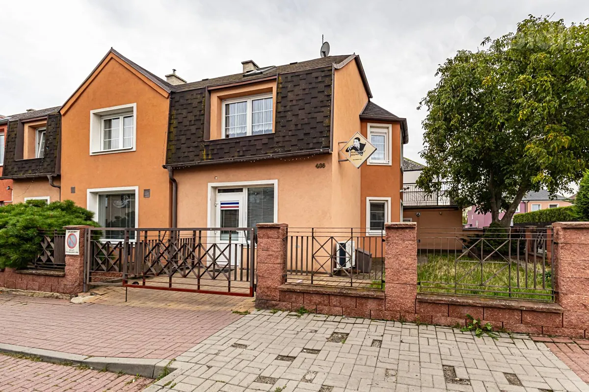 Prodej rodinného domu 285 m², pozemek 307 m²